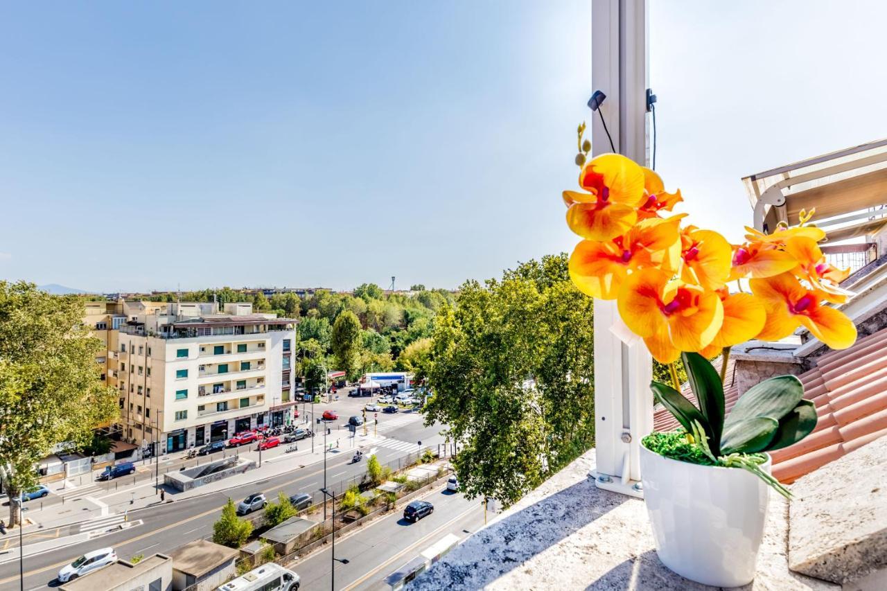 Bbhome Penthouse Bright And Elegant Metro Conca D'Oro روما المظهر الخارجي الصورة