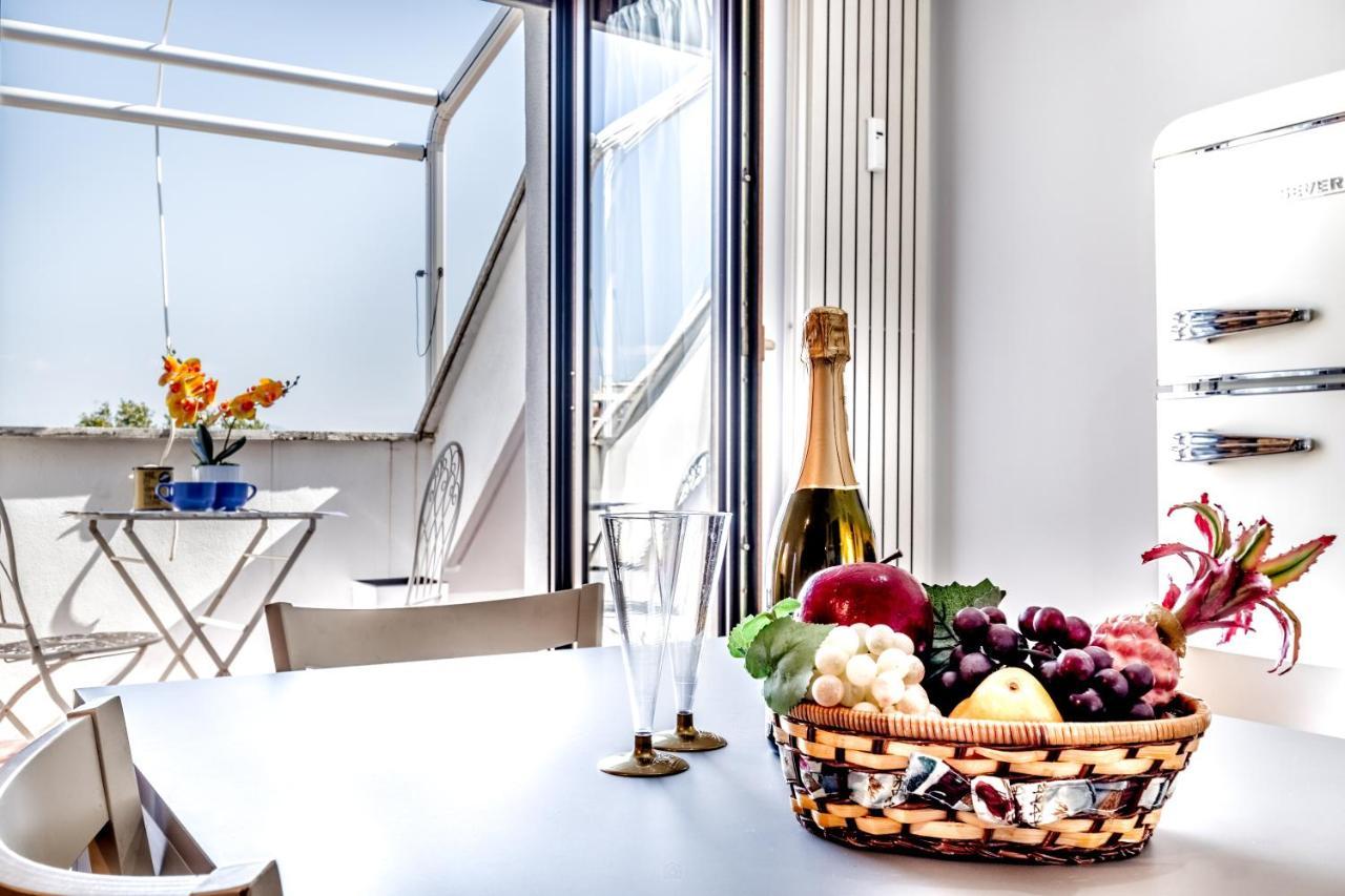 Bbhome Penthouse Bright And Elegant Metro Conca D'Oro روما المظهر الخارجي الصورة