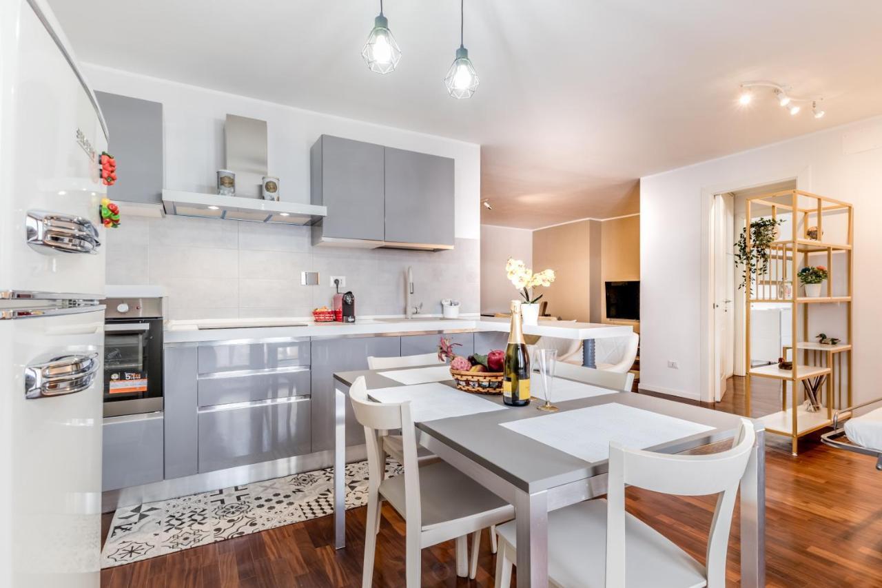 Bbhome Penthouse Bright And Elegant Metro Conca D'Oro روما المظهر الخارجي الصورة