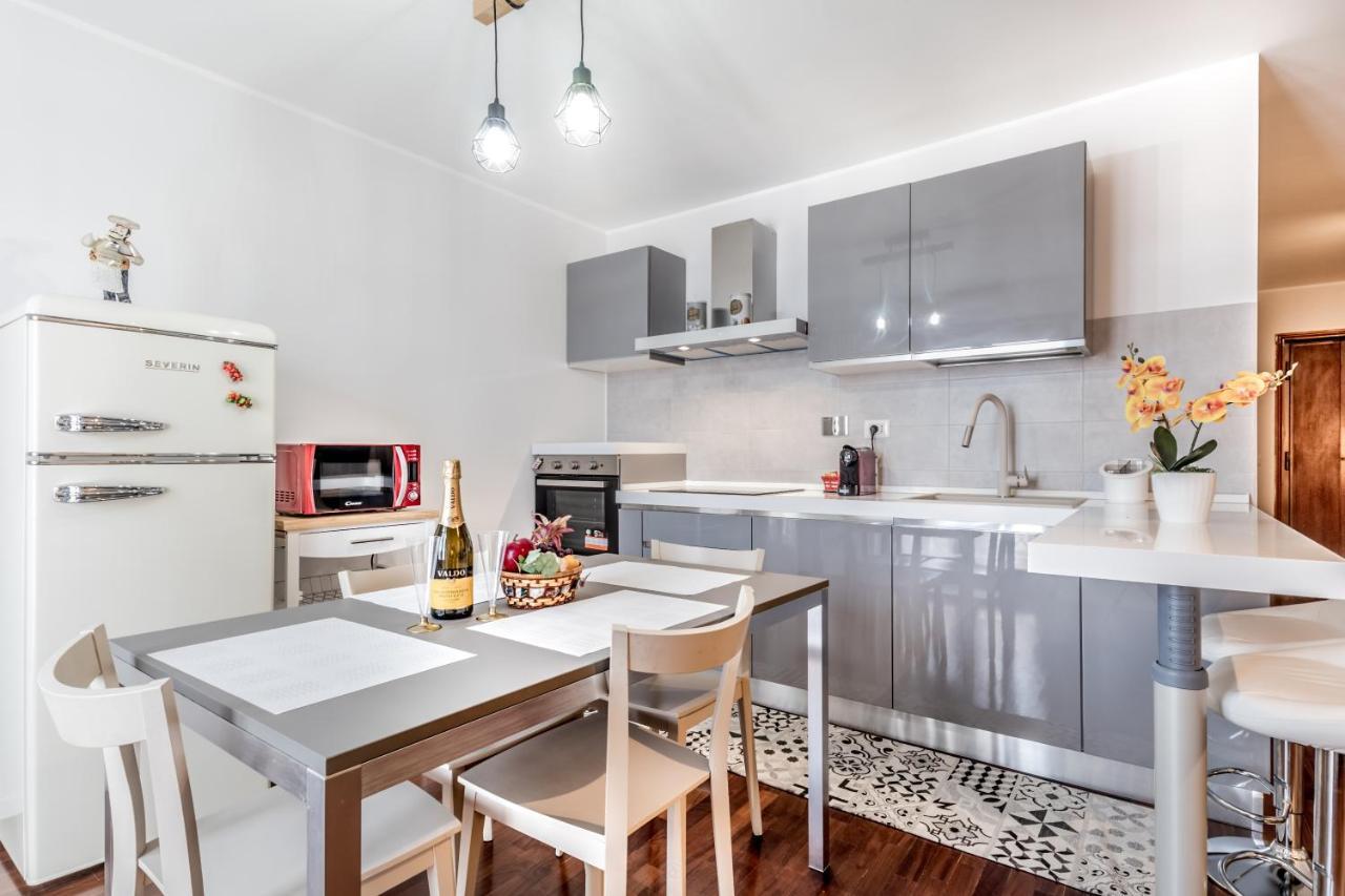 Bbhome Penthouse Bright And Elegant Metro Conca D'Oro روما المظهر الخارجي الصورة
