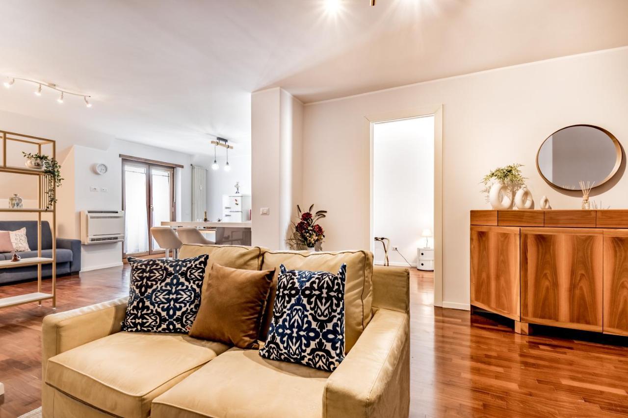 Bbhome Penthouse Bright And Elegant Metro Conca D'Oro روما المظهر الخارجي الصورة